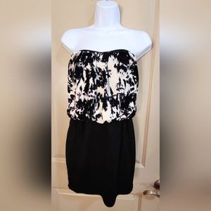 Forever 21 Black and White Print tube top. SIZE Medium